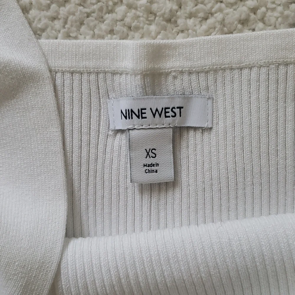 Nine West Tank - Picture 3 of 4